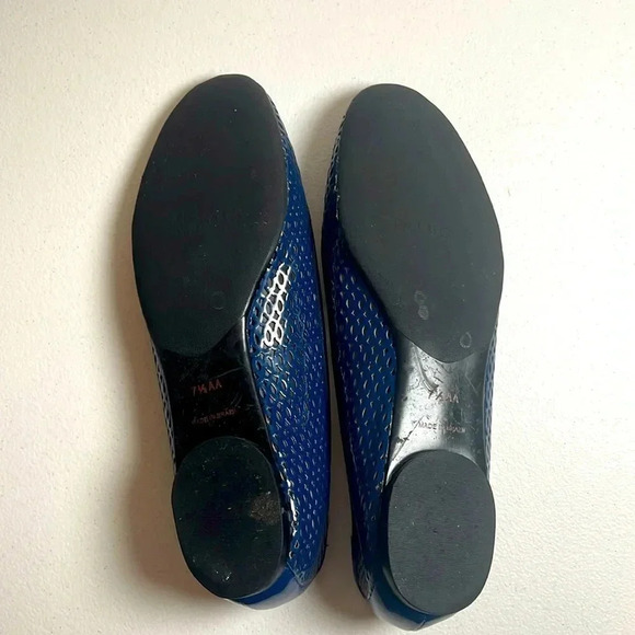Talbots Navy Laser Cut Leather Flats Size 7.5 AA - Picture 7 of 9
